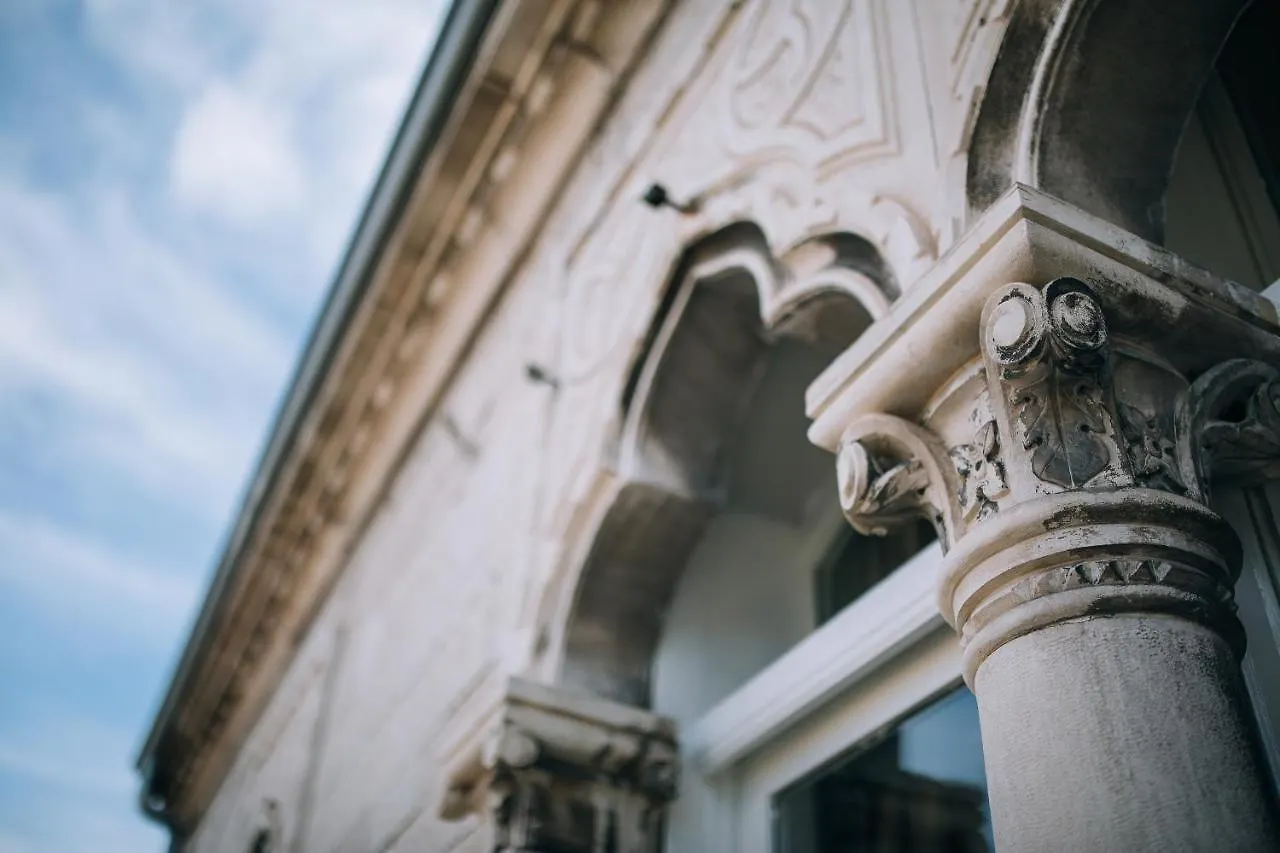 Demartini Palace Pula
